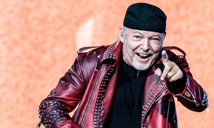 Vasco Rossi in partenza per il tour estivo: "Spero di morire sul palco"