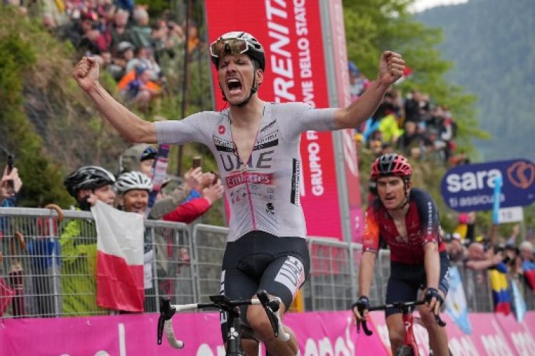 Joao Almeida conquista il primo successo al Giro d'Italia