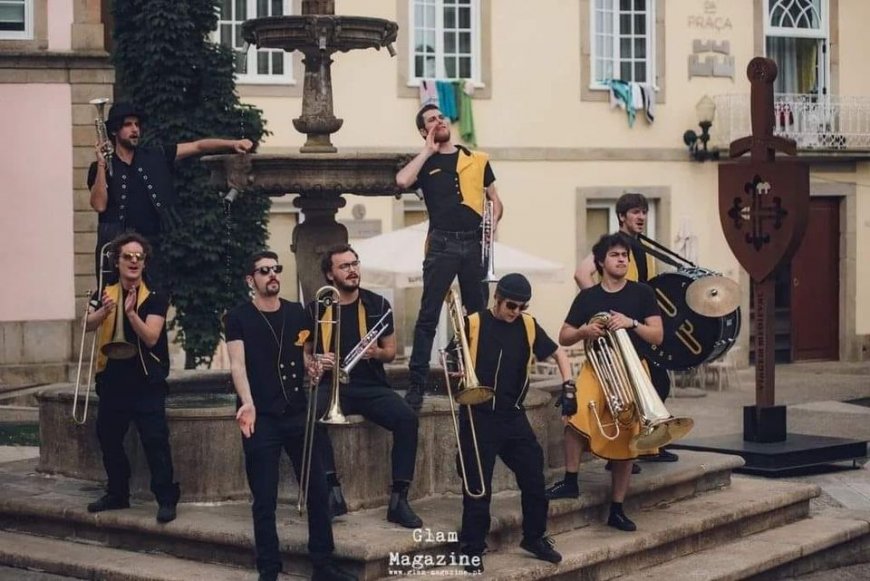 Rusty Brass Band: 9 ottoni, in concerto, in mezzo al mare