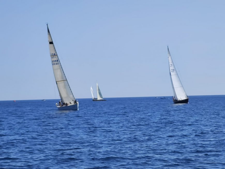 Vele d'epoca a Imperia, un’altra splendida giornata di sole e vento