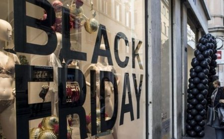 La corsa ai regali di Natale è ufficialmente iniziata con un un 'venerdì nero'