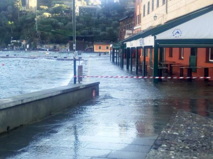 La mareggiata colpisce Portofino