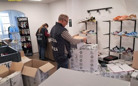 Rimini, maglie taroccate sequestrate dalla guardia di finanza