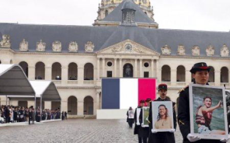 Parigi ha ospitato la cerimonia per le 42 vittime francesi degli attacchi del 7 ottobre di Hamas