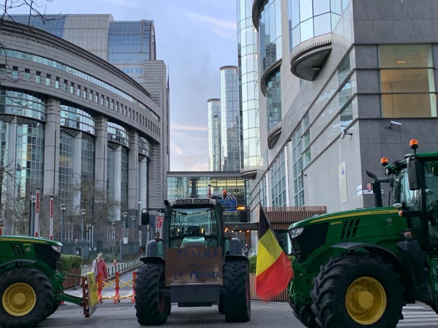 La protesta degli agricoltori arriva a Bruxelles