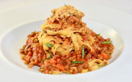 Sulla rotta del gusto, a bordo delle Navi Gialli a governare la cucina Filippo Chiappini Dattilo