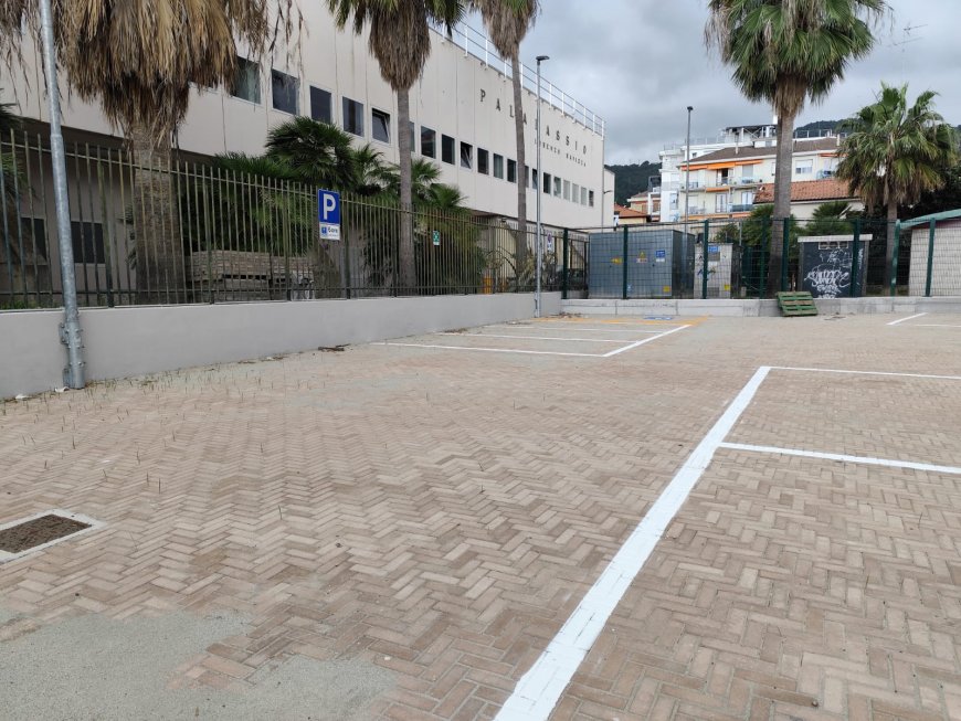 Ad Alassio un nuovo parcheggio davanti al Palazzetto dello Sport 'Lorenzo Ravizza'