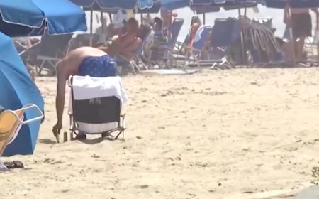 Biden, giornata di mare a Rehoboth Beach