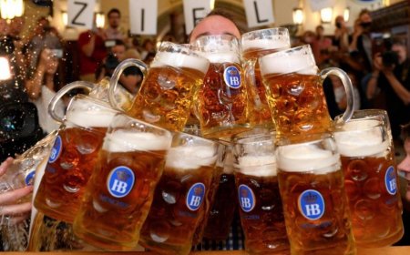 Pietrabruna si gemella con Monaco di Baviera e vive la sua Oktoberfest alla Trattoria dell'Asilo