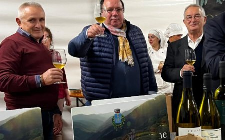 Canta & Pesta, a Sanremo una curiosa sfida anticipa il Festival della Canzone