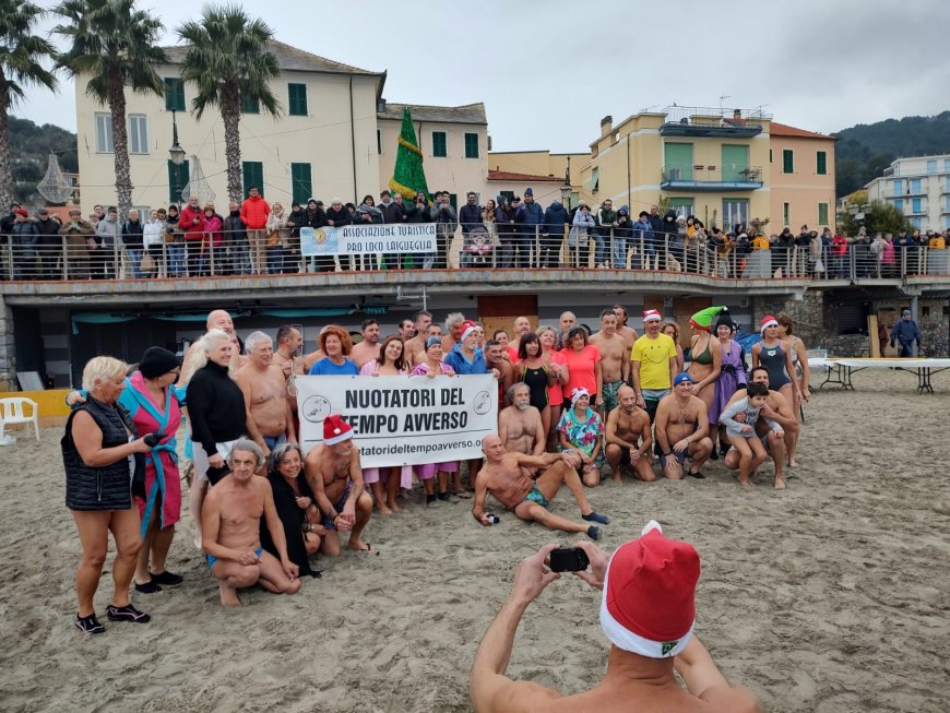 In 55 si sono tuffati in mare al Cimento invernale di Laigueglia