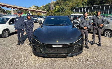 L’Agenzia delle Dogane e dei Monopoli e la GDF di Genova hanno sequestrato per contrabbando una Ferrari 'Purosangue'.