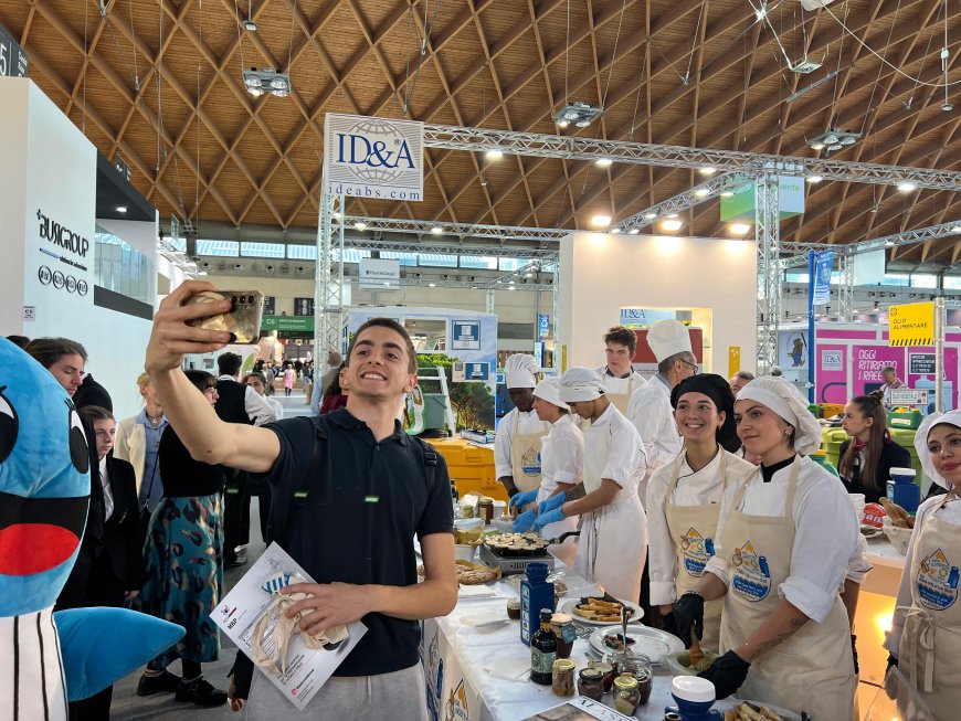I giovani chef protagonisti della sostenibilità, Ecomondo, social media e creatività contro l'inquinamento da oli alimentari