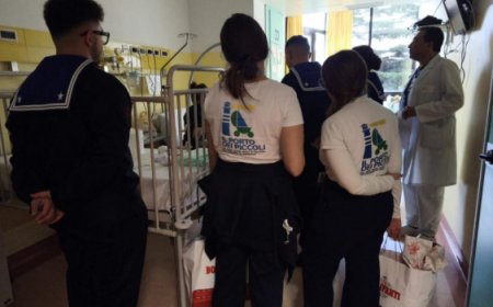 Con la Capitaneria di Savona 'Magia di Natale' per chi ha più bisogno