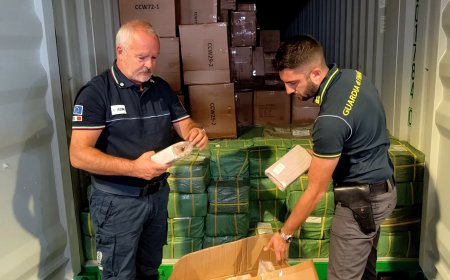 Sequestrata a Genova merce contraffatta per un valore di circa 33.512.950 euro