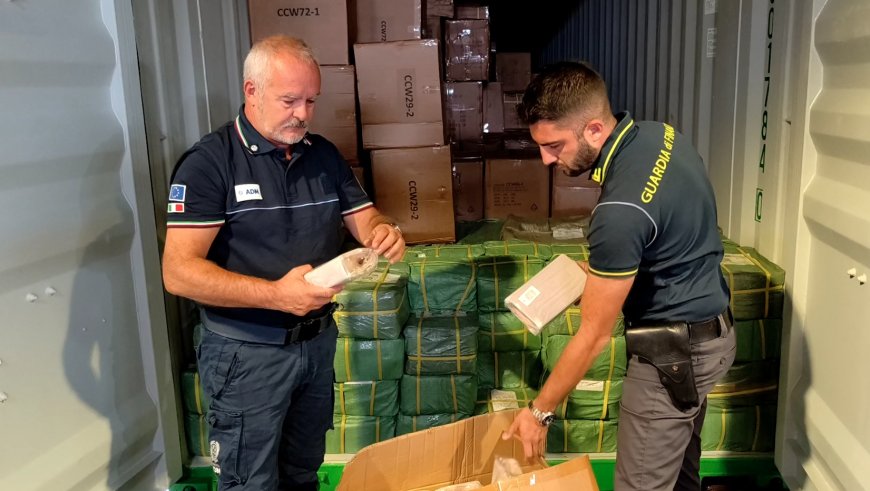 Sequestrata a Genova merce contraffatta per un valore di circa 33.512.950 euro