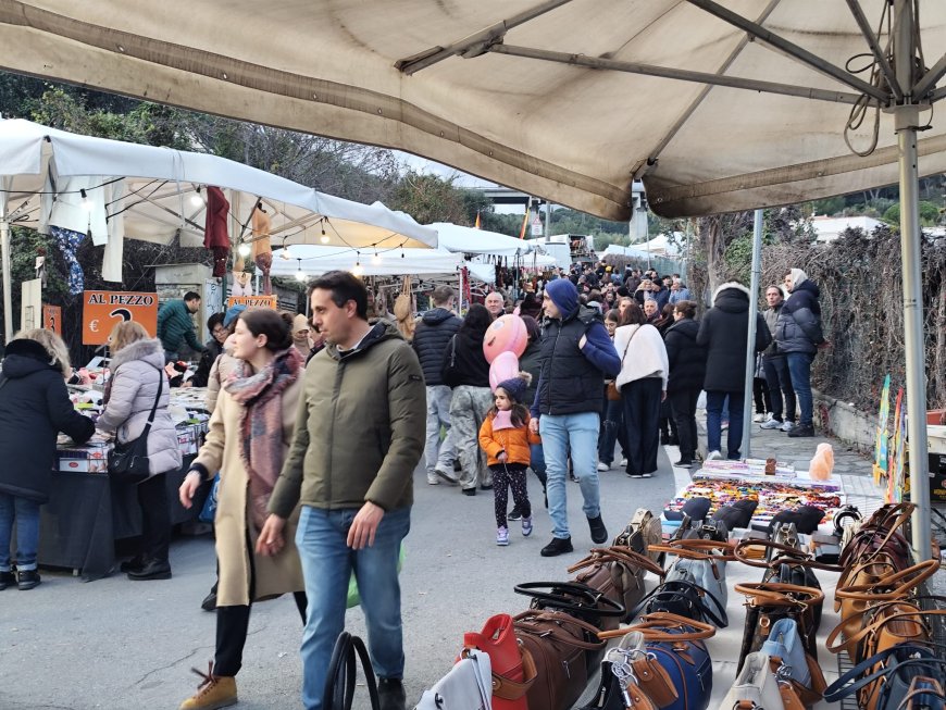 Grande partecipazione alla Fiera della Candelora di San Bartolomeo al Mare