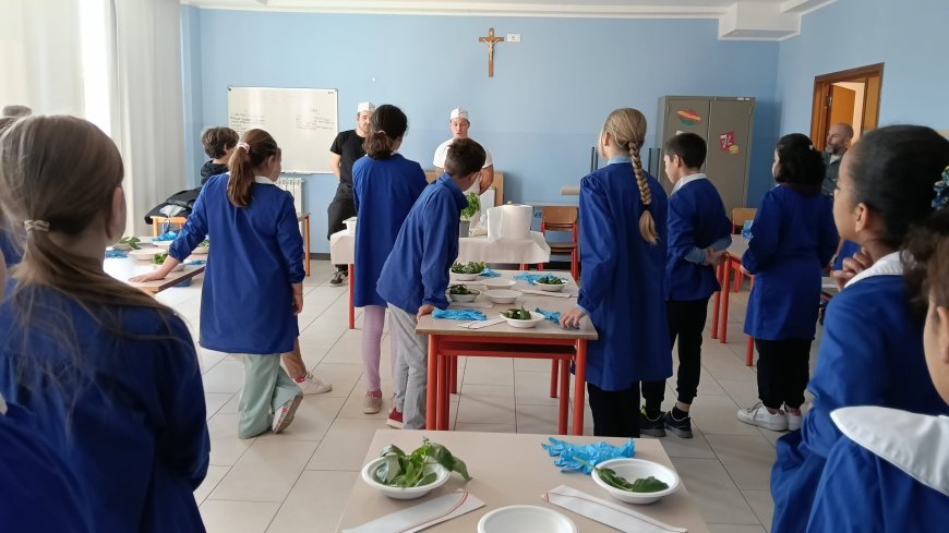 A Laigueglia bambini a scuola di pesto con i cuochi del territorio