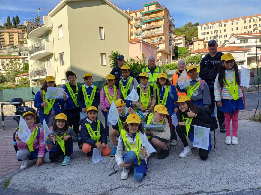 A Sanremo iniziata la sperimentazione "Saliamo Insieme al Rubino" per il ripristino del progetto Pedibus