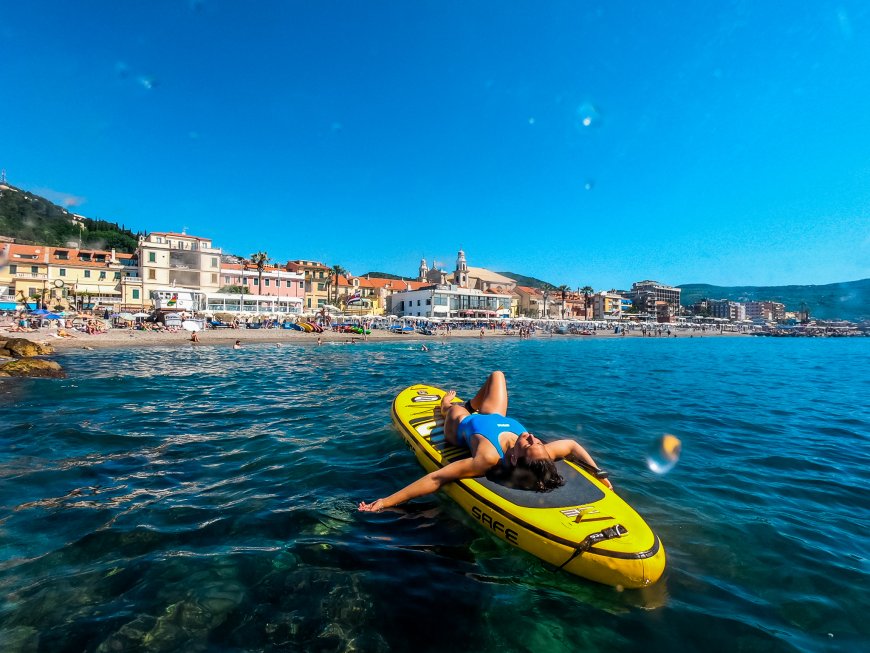 Ponte del 2 giugno: Ligurian Riviera alla prova dell'estate, tra il record di Bandiere Blu e il nodo della carenza di personale