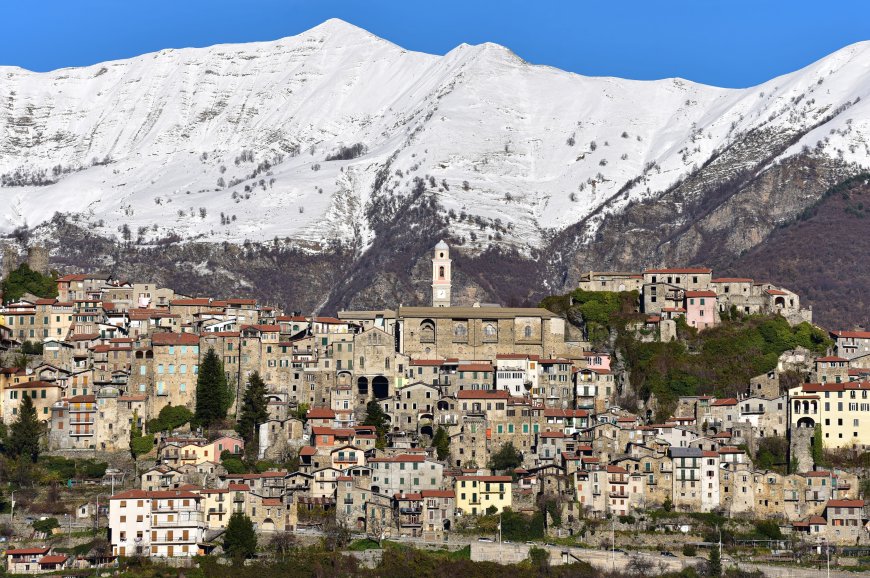La fotografa Valentina Pulinetti vince la Menzione “Borghi” con uno scatto di Triora, immortalando la bellezza unica del territorio del Parco