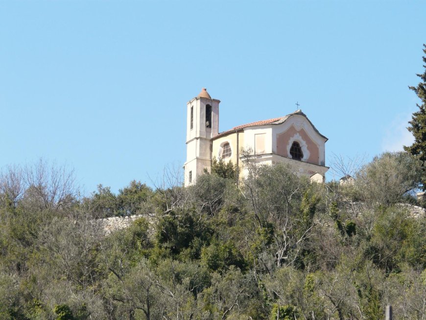 Trekking Antiche Vie del Sale: Ortovero–Vendone, camminando tra vigneti e imponenti sculture