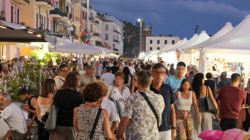 MercantIneja festeggia 18 anni: torna la mostra mercato che anima la Calata di Oneglia