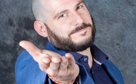 "Man on the Moon", l’attore genovese Andrea Carlini porta a Music for Peace di Genova la storia del G8
