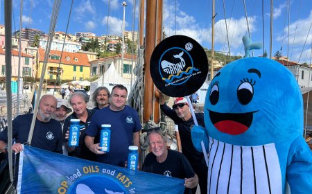 A bordo di Wiki nasce la partnership tra Help Save the Med e  “Stop food olis fats in the sea” con Marina di Alassio, Cnam Alassio e Nuova C Plastica