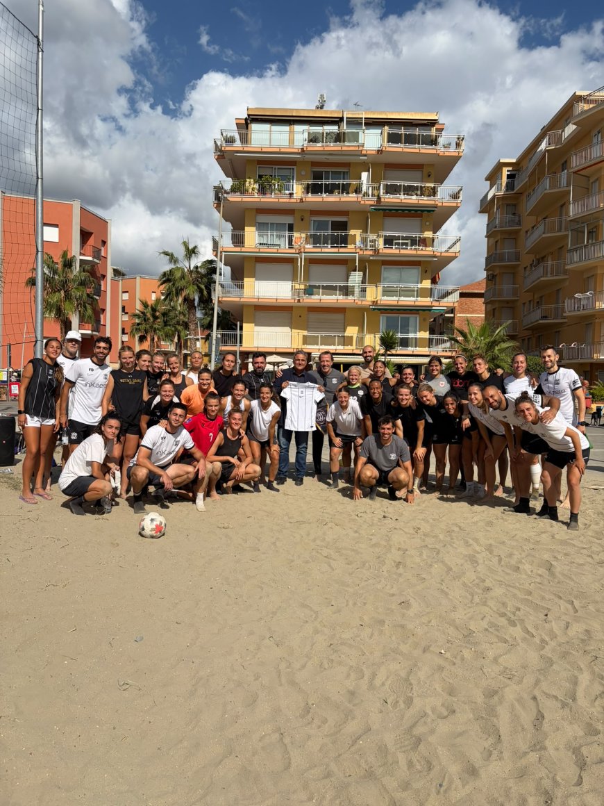 L'F.C. Como Women sceglie San Bartolomeo, allenamenti in spiaggia per la capolista di Serie A (foto gallery)