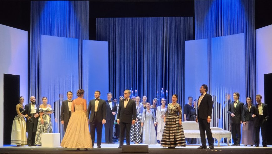 Là, dove la storia delle stelle si rinnova. Con La traviata di Giuseppe Verdi l’Opera Giocosa di Savona presenta un cast di giovani rinnovando la tradizione di Savona nell’aver tenuto a battesimo l’intramontabile Renata Scotto, Saioa Hernandez e Rosa Feola